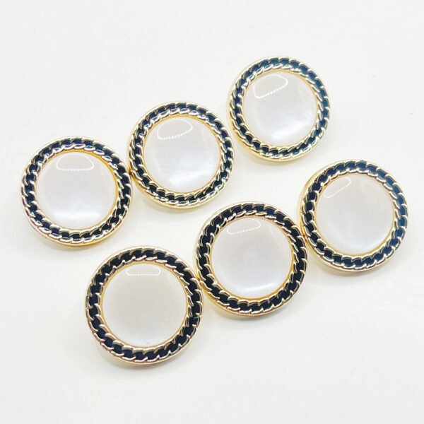 Chic Golden Circular Chain Lace Cat-eye Pearl Button