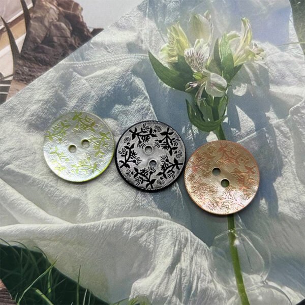 Chinese-style Laser Flower Two-eye Shell Buttons