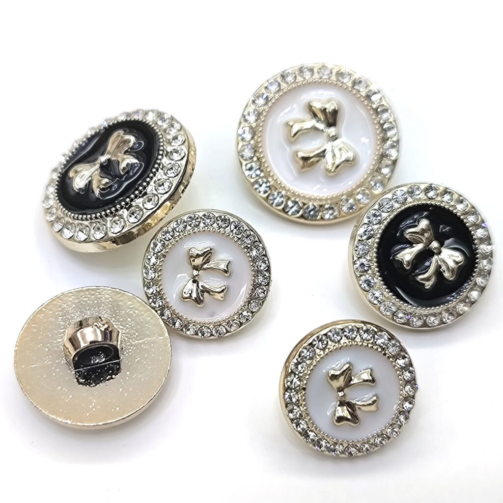 Diamond-embellished Oil-drop Butterfly-shaped Round Plastic High-end Button