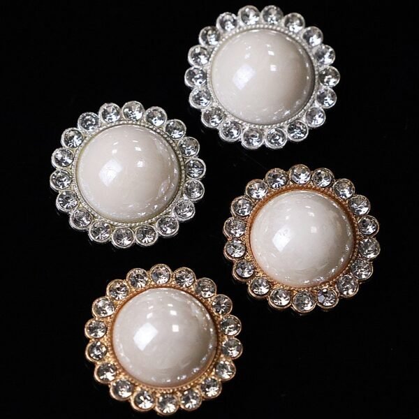 Little Fragrance Round Rhinestone Ivory Flat-bottomed Alloy Button