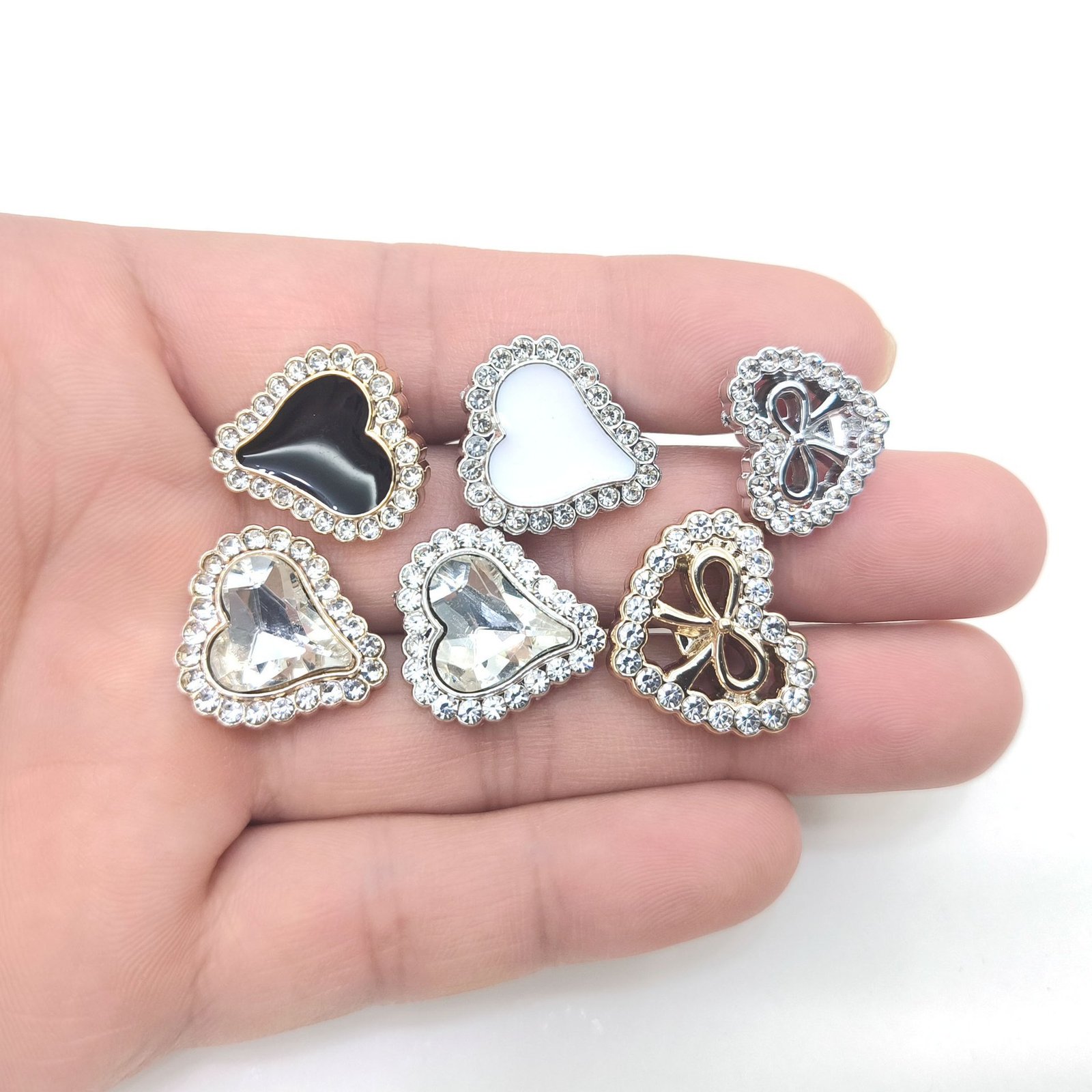 Little Fragrance Style Heart-shaped Rhinestone Dot Oil Button