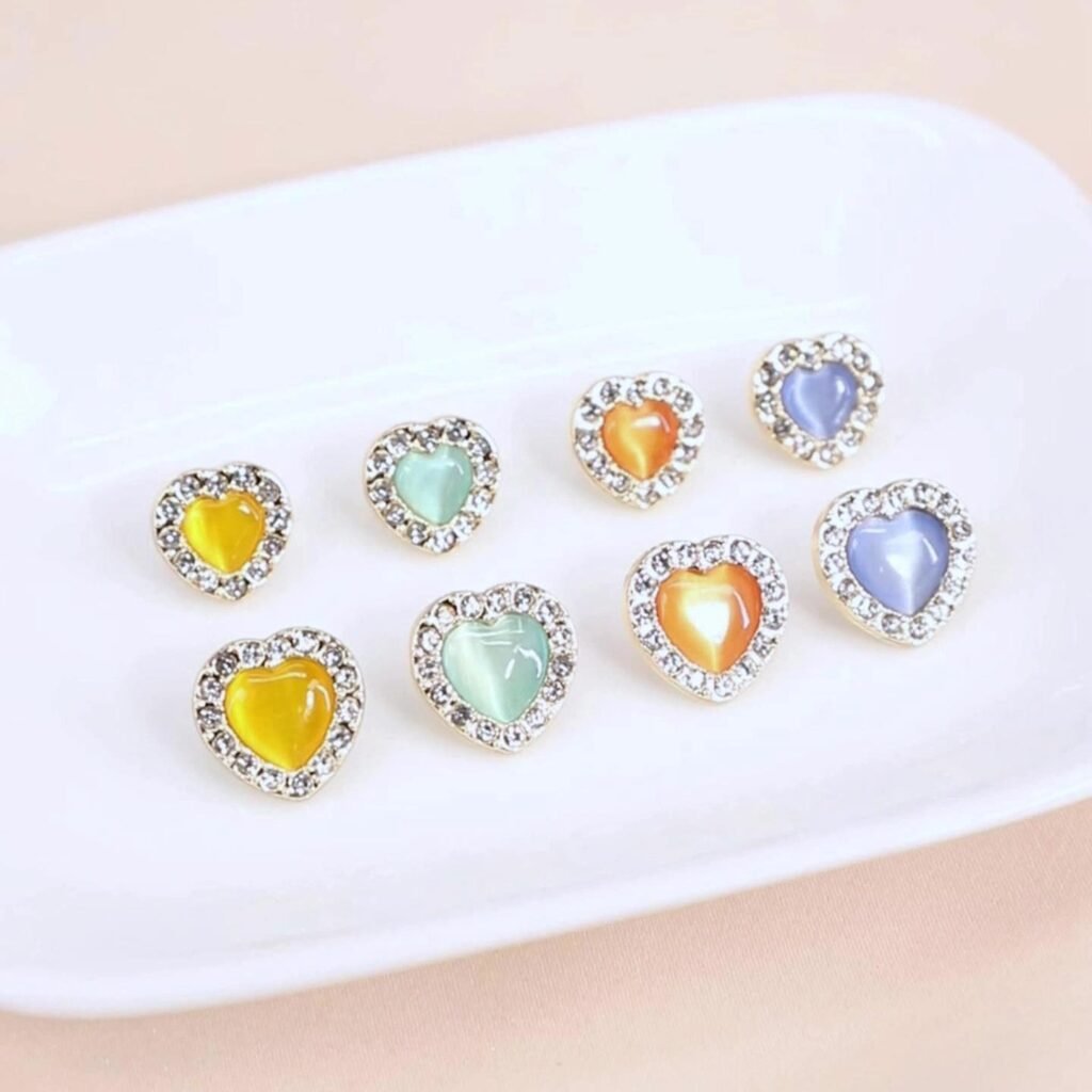 Metal Rhinestone Cat's Eye Heart-shaped Small Chic Button