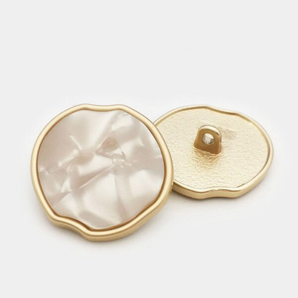 Pink Irregular Apple Shape Resin Alloy Polished Eco-Friendly Luxury Elegant Decorative Buttons for Women Woolen Coat Cardigan