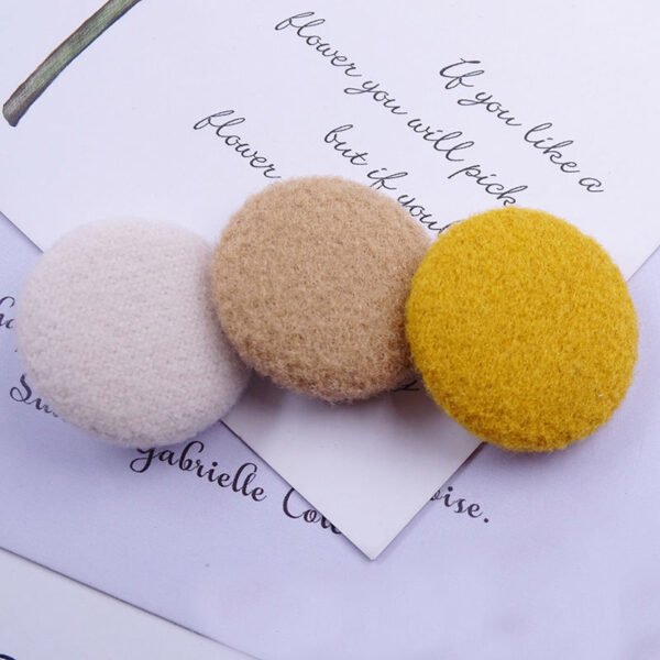Wholesale Round Fabric Wrapped Buttons, Decorative Sew-On Buttons for Women's Clothing