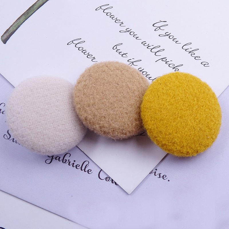 Wholesale Round Fabric Wrapped Buttons, Decorative Sew-On Buttons for Women's Clothing